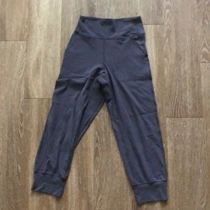 Lululemon 23” align jogger crops